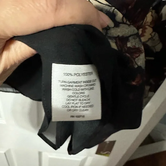 NWT Valerie Stevens Plus Floral Blouse - Picture 16 of 16